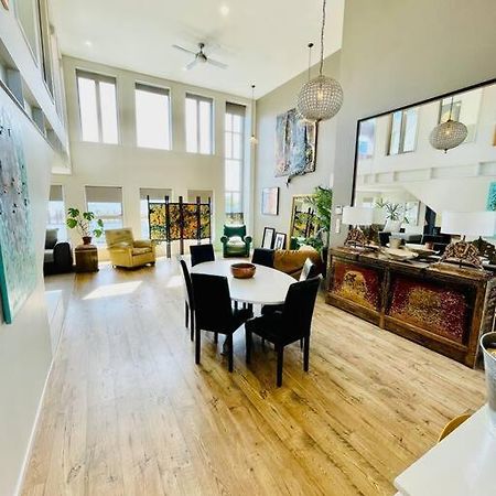Stunning New York Loft Gallery Christchurch Bagian luar foto