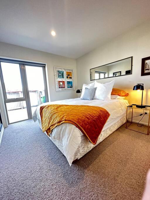 Stunning New York Loft Gallery Christchurch Bagian luar foto