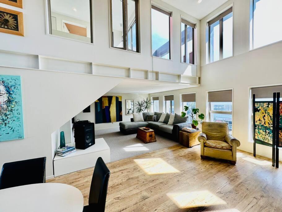 Stunning New York Loft Gallery Christchurch Bagian luar foto
